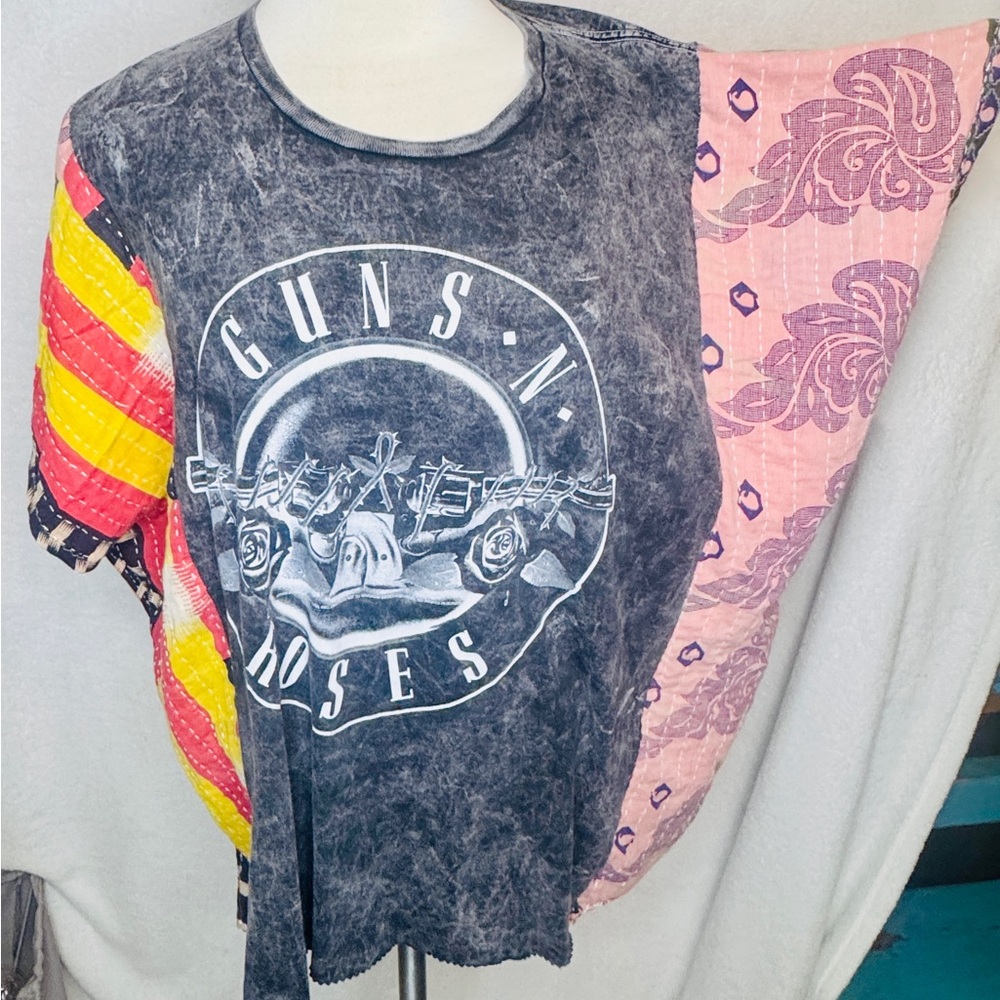 Guns and Roses Poncho - Picture 3 of 3